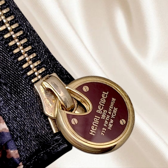 Henri Bendel Coin Pouch - Picture 9 of 13